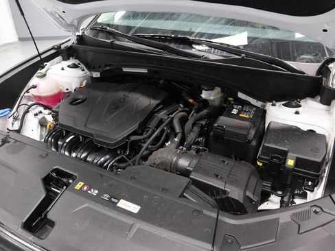 Certified 2025 Hyundai Tucson SE image 12