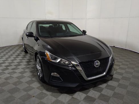 Used 2020 Nissan Altima 2.5 S FWD image 14