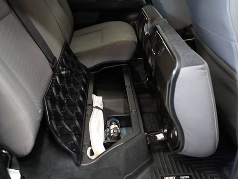 Used 2022 Toyota Tacoma SR5 AWD/4WD image 51