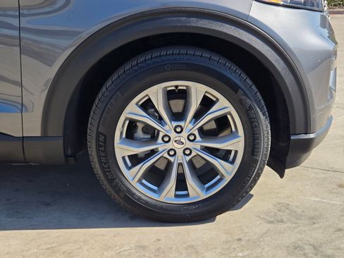 Used 2024 Ford Explorer Limited image 30