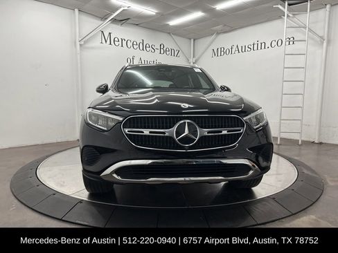 Used 2023 Mercedes-Benz GLC 300 4MATIC image 2