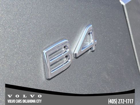 New 2026 Volvo XC40 B4 Core w/ Protection Package Premier image 9