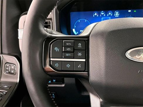 Used 2024 Ford F250 Platinum image 23