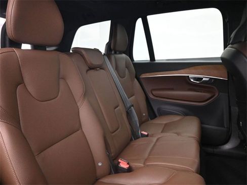 Used 2024 Volvo XC90 B6 Plus w/ Protection Package Premier image 33
