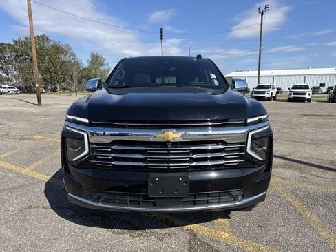 New 2026 Chevrolet Suburban Premier RWD image 4