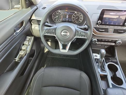 Used 2023 Nissan Altima 2.5 SV FWD image 15