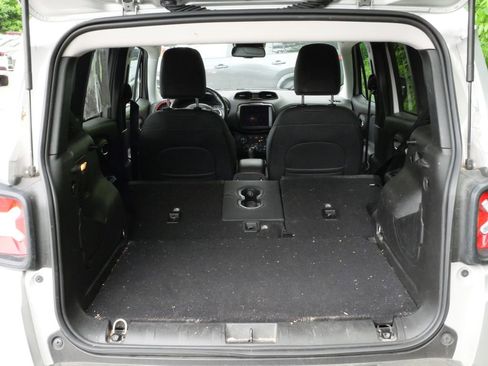 Used 2021 Jeep Renegade Trailhawk w/ Trailer Tow Group AWD/4WD image 29
