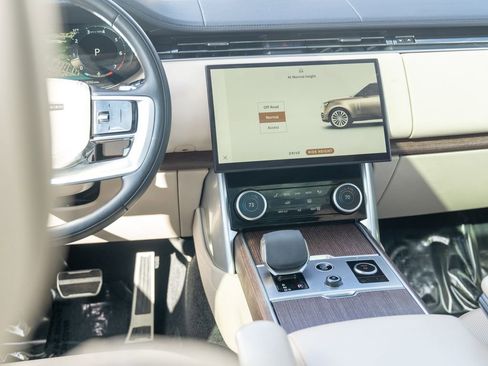 Certified 2023 Land Rover Range Rover SE image 20