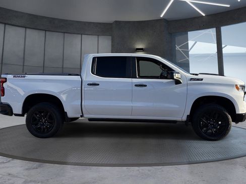 Used 2025 Chevrolet Silverado 1500 LT Trail Boss w/ LPO, Dark Essentials Package AWD/4WD image 7