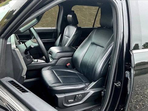 Used 2019 Ford Expedition XLT w/ Equipment Group 202A image 23