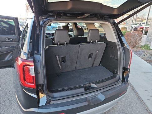 Used 2023 GMC Acadia SLT image 26