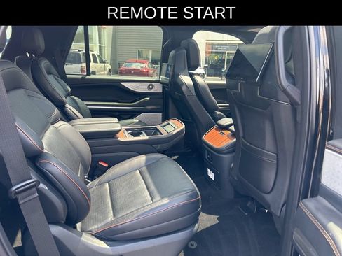 Used 2025 Lincoln Navigator Black Label AWD/4WD image 18