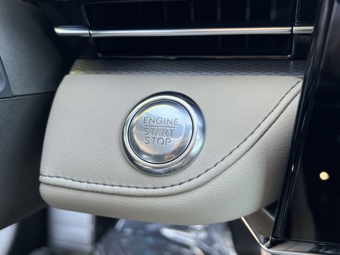 New 2025 Lincoln Nautilus Premier w/ Equipment Group 102A image 24