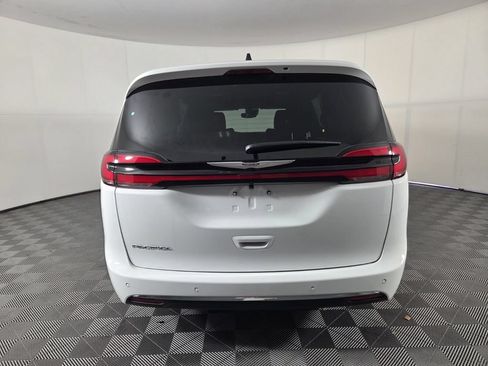 New 2026 Chrysler Pacifica Select FWD image 6