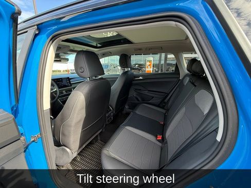 Used 2025 Volkswagen Taos SE image 14