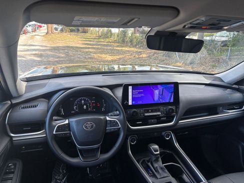 Used 2025 Toyota Grand Highlander FWD image 36