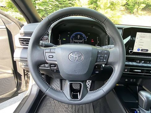 Certified 2025 Toyota Camry SE FWD image 11