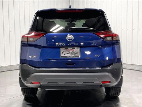 Used 2023 Nissan Rogue SV image 4