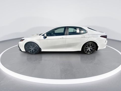 Used 2024 Toyota Camry SE w/ Convenience Package FWD image 5