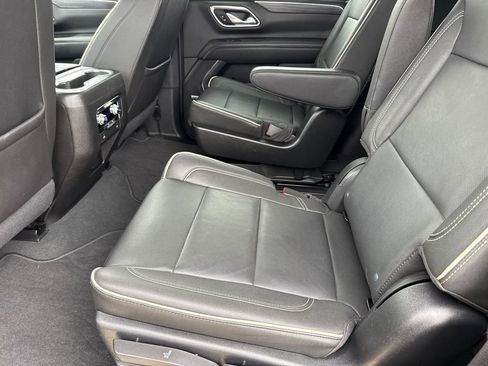 Used 2023 GMC Yukon SLT RWD image 18