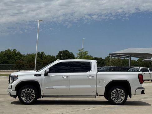 Used 2023 GMC Sierra 1500 Denali Ultimate AWD/4WD image 3