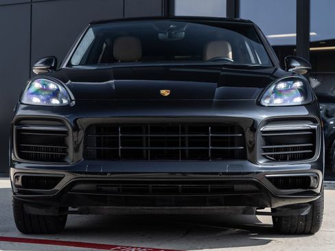 Certified 2023 Porsche Cayenne GTS AWD/4WD image 8