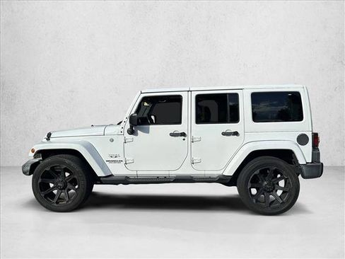 Used 2016 Jeep Wrangler Unlimited Sahara w/ Connectivity Group image 8