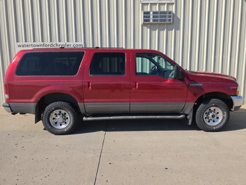 Used 2002 Ford Excursion XLT AWD/4WD image 1