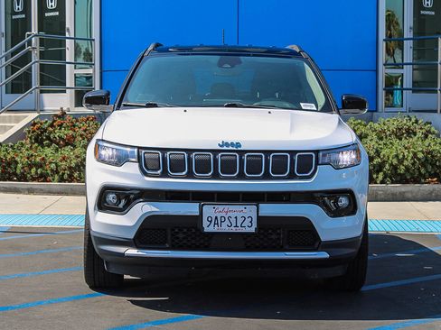 Used 2022 Jeep Compass Limited AWD/4WD image 2