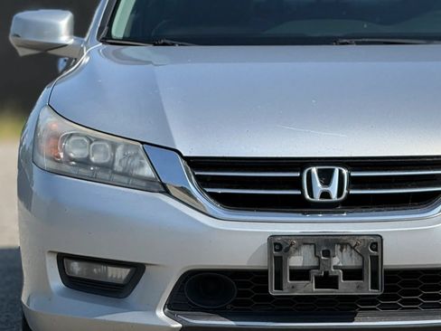 Used 2015 Honda Accord Touring image 11