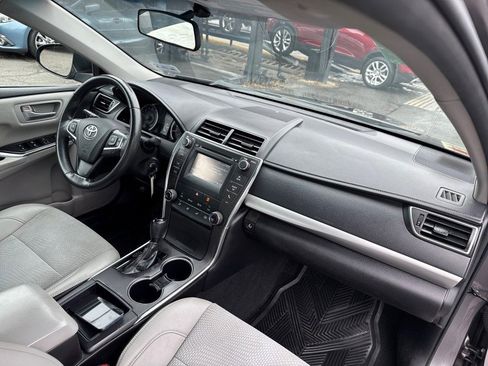 Used 2017 Toyota Camry SE image 24