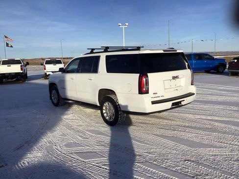 Used 2020 GMC Yukon XL SLT image 3