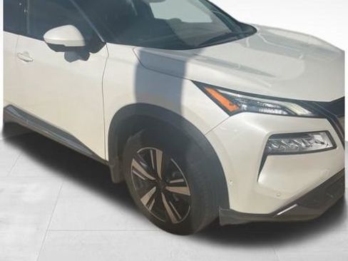 Used 2023 Nissan Rogue SL w/ SL Premium Package image 10