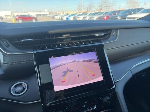 New 2025 Jeep Grand Cherokee L Altitude AWD/4WD image 21