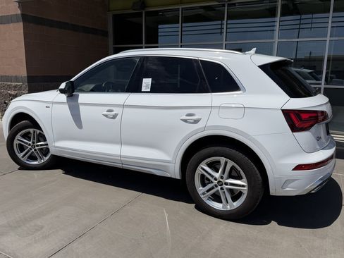 Used 2024 Audi Q5 e Premium AWD/4WD image 5