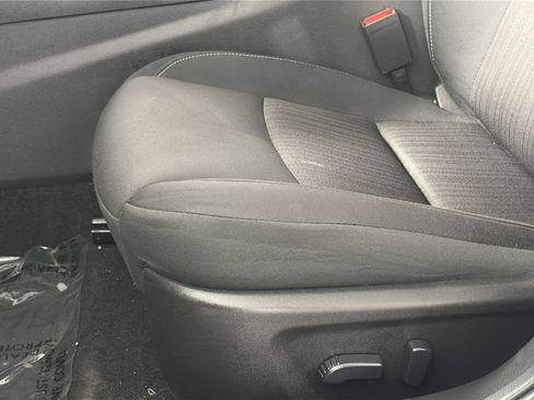 Used 2025 Nissan Altima 2.5 SV FWD image 18