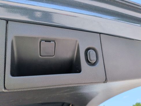 Used 2019 Chevrolet Tahoe Premier RWD image 43