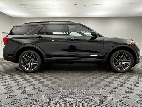 New 2026 Ford Explorer ST-Line w/ ST-Line Street Pack AWD/4WD image 8