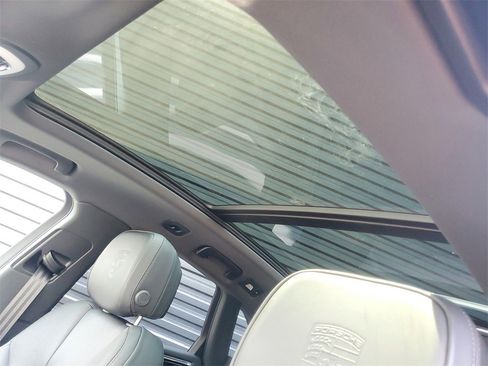 Used 2025 Porsche Macan S image 15