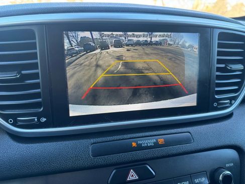 Used 2020 Kia Sportage LX image 19