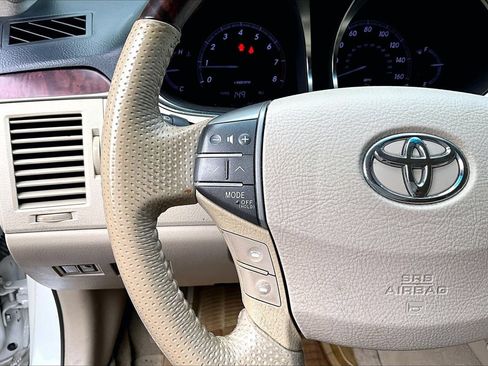 Used 2012 Toyota Avalon Limited FWD image 10