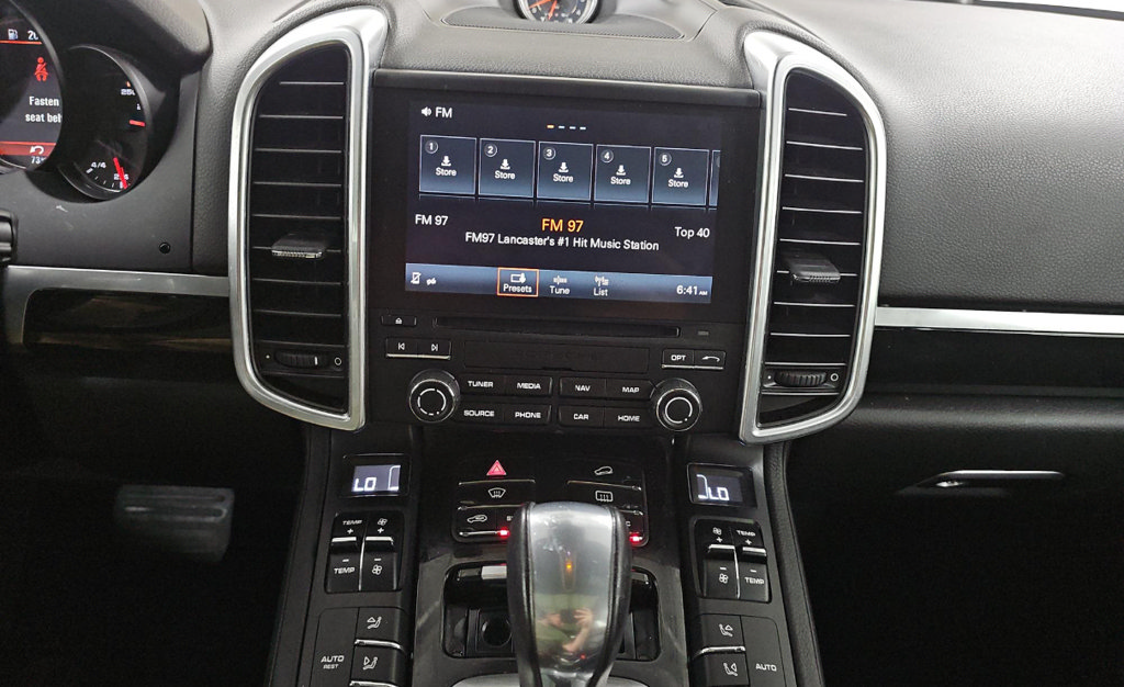 Used 2018 Porsche Cayenne Platinum Edition w/ Premium Package AWD/4WD image 7