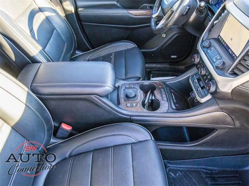 Used 2021 GMC Acadia Denali w/ Denali Technology Package image 15