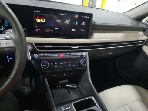 Used 2025 Hyundai Sonata SEL FWD image 13