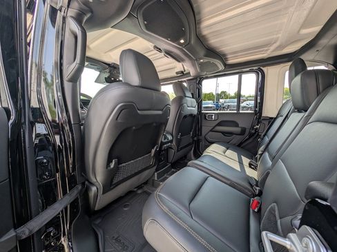 New 2025 Jeep Wrangler Sahara image 15