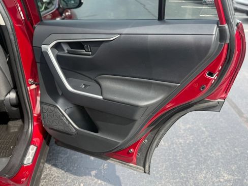 Used 2022 Toyota RAV4 LE AWD/4WD image 19