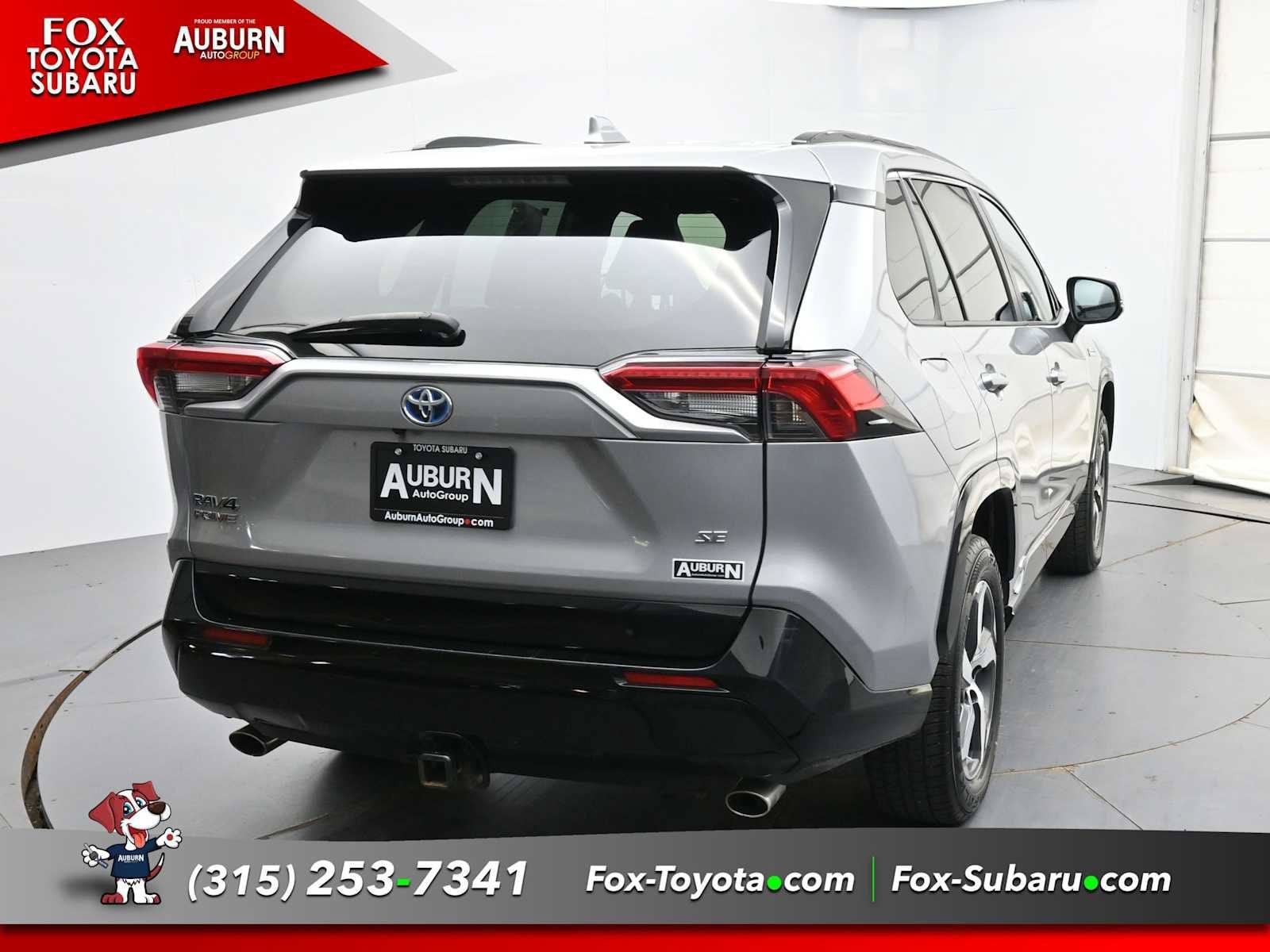 Used 2021 Toyota RAV4 SE w/ Weather & Moonroof Package AWD/4WD image 4