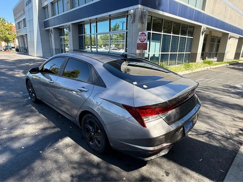 Used 2023 Hyundai Elantra SEL FWD image 4
