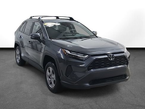 Used 2025 Toyota RAV4 XLE image 3
