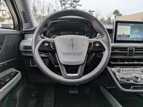 Certified 2022 Lincoln Corsair FWD w/ Equipment Group 101A image 16